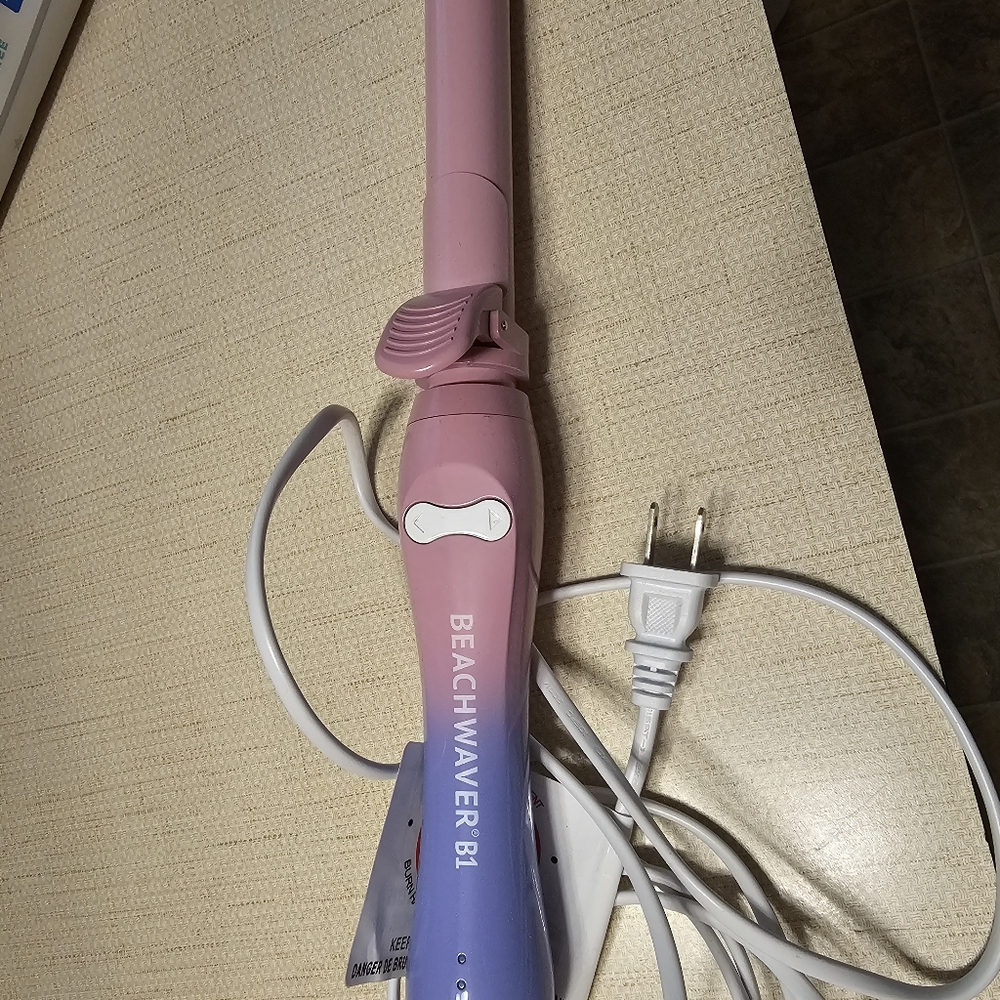 Used one time Beachwaver!